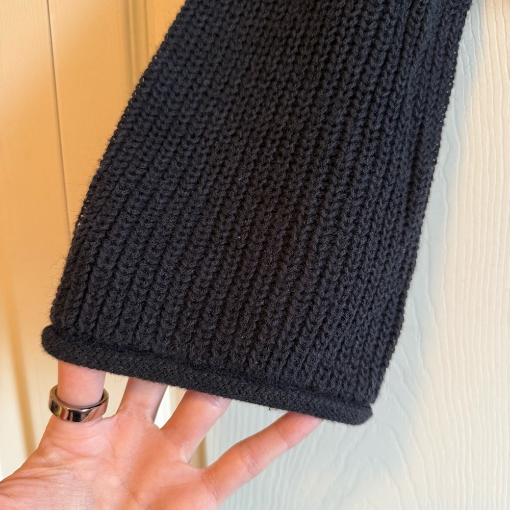 Cropped Ribbed Knit Sweater - Picture 4 of 4